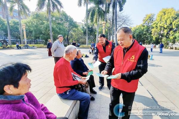 开展“水清岸绿党旗红,巡河护河我先行”主题党日活动